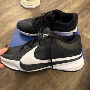 Nike Giannis Immortality Basketball Shoes